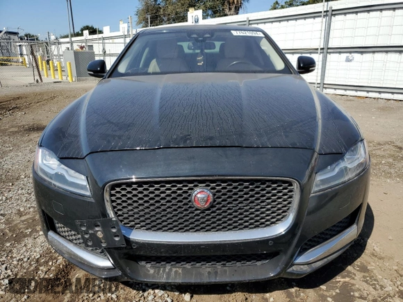 2017 Jaguar XF 35t Premium with VIN SAJBD4BV0HCY43592, listed as a Copart auction lot 77621094 with 51,753 mi miles and Salvage Title. Bid and sale history available at carsss.com. Image 5.