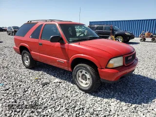 1999 GMC Jimmy SLS Base with VIN 1GKCS18W6XK520003, listed as a Copart auction lot 52547025 with 133,102 mi miles and Clean Title. Bid and sale history available at carsss.com. Image 4.