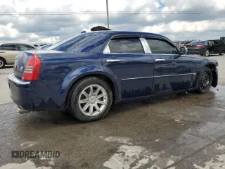 2005 Chrysler 300 C z VIN 2C3AA63HX5H636373, wystawiony jako Copart lot #56900065 z przebiegiem 137 287 mil mil oraz Szkoda całkowita • Salvage title. Historia ofert i sprzedaży dostępna na DreamBid. Obrazek 3.