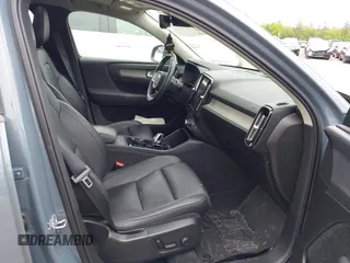 2021 Volvo XC40 Inscription with VIN YV4162UL2M2432602, listed as a IAAI auction lot 42331915 with 54,195 mi miles and . Bid and sale history available at DreamBid. Image 5.