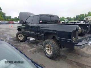 2001 Dodge 2500 z VIN 1B7KF23691J579147, wystawiony jako IAAI lot #42226850 z przebiegiem 198 825 mil mil oraz . Historia ofert i sprzedaży dostępna na DreamBid. Obrazek 3.
