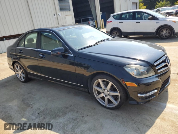 2014 Mercedes-Benz C 350 Sport with VIN WDDGF5HBXEA913811, listed as a Copart auction lot 67726284 with 67,814 mi miles and Salvage Title. Bid and sale history available at DreamBid. Image 4.