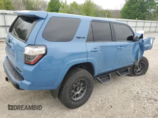 2018 Toyota 4Runner SR5 with VIN JTEBU5JR8J5583392, listed as a Copart auction lot 50820825 with 124,796 mi miles and Salvage Title. Bid and sale history available at DreamBid. Image 3.