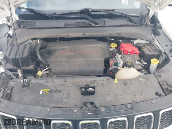 2019 Jeep Compass Altitude z VIN 3C4NJCBB6KT809494, wystawiony jako IAAI lot #42398252 z przebiegiem 62 813 mil mil oraz . Historia ofert i sprzedaży dostępna na DreamBid. Obrazek 10.