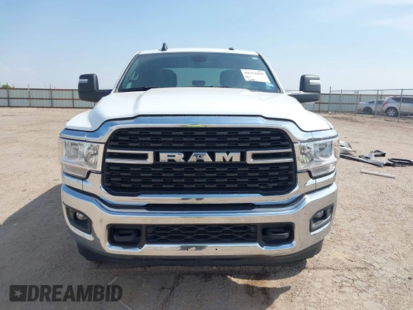 2024 Ram 2500 Big Horn z VIN 3C6UR5DL4RG246011, wystawiony jako IAAI lot #42351899 z przebiegiem 63 283 mil mil oraz . Historia ofert i sprzedaży dostępna na DreamBid. Obrazek 12.