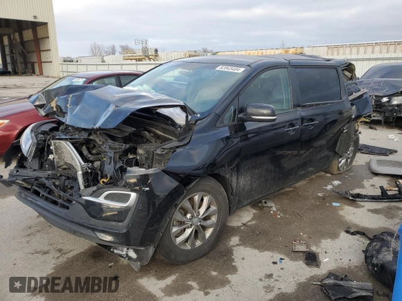 2020 Kia Sedona LX with VIN KNDMB5C11L6633749, listed as a Copart auction lot 82845404 with 105,964 mi miles and Salvage Title. Bid and sale history available at carsss.com. Image 1.