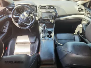 2018 Nissan Maxima SV z VIN 1N4AA6AP9JC367100, wystawiony jako Copart lot #63921275 z przebiegiem 121 692 mil mil oraz Szkoda całkowita • Salvage title. Historia ofert i sprzedaży dostępna na DreamBid. Obrazek 8.