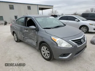 2019 Nissan Versa SV z VIN 3N1CN7AP0KL823569, wystawiony jako Copart lot #47276305 z przebiegiem 87 610 mil mil oraz Szkody całkowita. Historia ofert i sprzedaży dostępna na DreamBid. Obrazek 4.