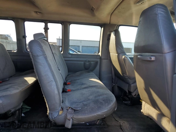 2008 Chevrolet Express Passenger с VIN 1GAHG39K681197341, выставлен на аукционе Copart как лот 76667264 с пробегом 229 083 миль миль и Списание • Salvage title. История ставок и продаж доступна на DreamBid. Изображение 11.