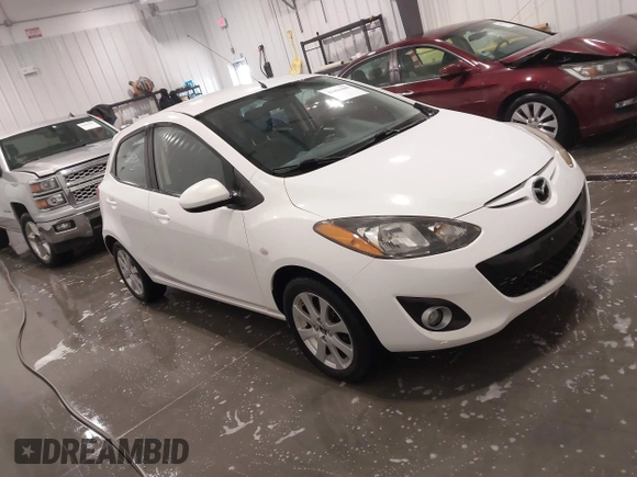 2014 Mazda 2 Touring z VIN JM1DE1LY6E0171403, wystawiony jako IAAI lot #41416489 z przebiegiem 84 494 mil mil oraz . Historia ofert i sprzedaży dostępna na DreamBid. Obrazek 1.