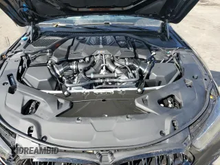 2025 BMW M8 Competition z VIN WBSGV0C09SCU29546, wystawiony jako Copart lot #44704505 z przebiegiem 202 mil mil oraz Szkody całkowita. Historia ofert i sprzedaży dostępna na DreamBid. Obrazek 11.
