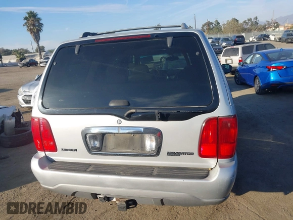 2000 Lincoln Navigator z VIN 5LMEU27A2YLJ32507, wystawiony jako IAAI lot #40752754 z przebiegiem Nie podano mil oraz . Historia ofert i sprzedaży dostępna na DreamBid. Obrazek 15.
