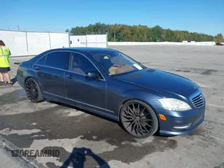 2010 Mercedes-Benz S 550 z VIN WDDNG8GB7AA361203, wystawiony jako IAAI lot #40524336 z przebiegiem 125 821 mil mil oraz . Historia ofert i sprzedaży dostępna na DreamBid. Obrazek 1.