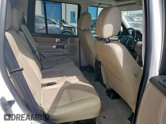 2015 Land Rover LR4 HSE с VIN SALAG2V61FA774262, выставлен на аукционе Copart как лот 51771625 с пробегом 112 796 миль миль и Чистый • Clean title. История ставок и продаж доступна на DreamBid. Изображение 11.