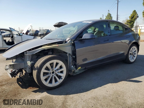 2023 Tesla Model 3 z VIN 5YJ3E1EAXPF583968, wystawiony jako Copart lot #63994085 z przebiegiem 23 723 mil mil oraz Szkoda całkowita • Salvage title. Historia ofert i sprzedaży dostępna na DreamBid. Obrazek 1.