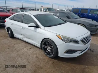 2015 Hyundai Sonata SE z VIN 5NPE24AFXFH235205, wystawiony jako IAAI lot #41596454 z przebiegiem 66 461 mil mil oraz . Historia ofert i sprzedaży dostępna na DreamBid. Obrazek 1.
