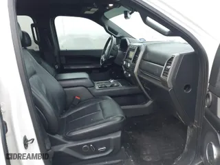 2018 Ford Expedition Max XLT with VIN 1FMJK1HT5JEA28492, listed as a IAAI auction lot 41447087 with NaN miles. Bid and sale history available at carsss.com. Image 5.