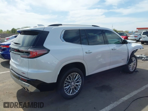 2025 GMC Acadia FWD Denali z VIN 1GKENLRS3SJ214267, wystawiony jako IAAI lot #42290521 z przebiegiem Nie podano mil oraz . Historia ofert i sprzedaży dostępna na DreamBid. Obrazek 4.