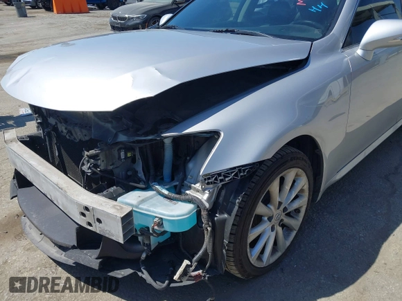 2010 Lexus IS with VIN JTHCF5C27A5039662, listed as a IAAI auction lot 41988254 with 139,939 mi miles and . Bid and sale history available at carsss.com. Image 18.
