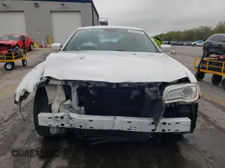 2014 Chrysler 300 z VIN 2C3CCAAG7EH148451, wystawiony jako Copart lot #54672815 z przebiegiem 154 241 mil mil oraz Szkoda całkowita • Salvage title. Historia ofert i sprzedaży dostępna na DreamBid. Obrazek 5.