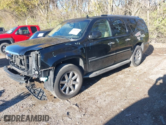 2010 GMC Yukon XL Denali with VIN 1GKUKMEF4AR156236, listed as a IAAI auction lot 40818388 with 252,031 mi miles. Bid and sale history available at carsss.com. Image 21.