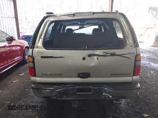 2004 Chevrolet Suburban LS with VIN 3GNEC16Z74G201816, listed as a IAAI auction lot 41721157 with 265,245 mi miles. Bid and sale history available at carsss.com. Image 16.