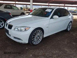2008 BMW 3 Series 328i with VIN WBAVC535X8FZ82806, listed as a IAAI auction lot 41897725 with 146,852 mi miles. Bid and sale history available at carsss.com. Image 2.