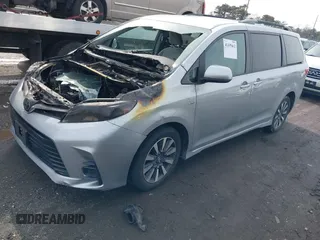 2019 Toyota Sienna LE with VIN 5TDJZ3DC3KS226551, listed as a IAAI auction lot 41495662 with 31,764 mi miles. Bid and sale history available at carsss.com. Image 2.