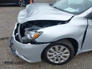 2017 Nissan Sentra SR with VIN 3N1AB7AP7HY342570, listed as a IAAI auction lot 42289320 with 34,176 mi miles and . Bid and sale history available at DreamBid. Image 19.