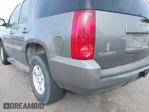 2007 GMC Yukon SLE w/3SA with VIN 1GKFC13C77R273041, listed as a IAAI auction lot 41548326 with 108,738 mi miles. Bid and sale history available at carsss.com. Image 6.