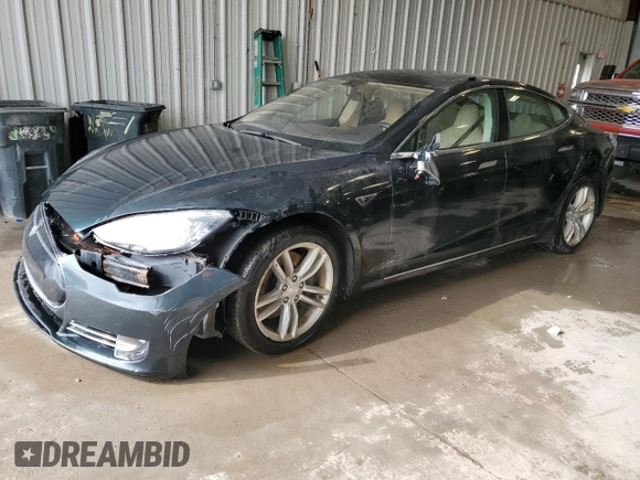 2013 Tesla Model S with VIN 5YJSA1DN1DFP12218, listed as a Copart auction lot 54717725 with Not Provided miles and Non Repairable. Bid and sale history available at carsss.com. Image 1.