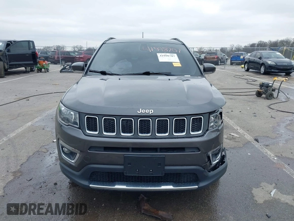 2017 Jeep Compass Limited z VIN 3C4NJDCB8HT647087, wystawiony jako IAAI lot #41998707 z przebiegiem 82 027 mil mil oraz . Historia ofert i sprzedaży dostępna na DreamBid. Obrazek 12.