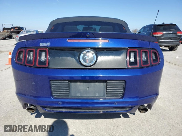 2014 Ford Mustang V6 с VIN 1ZVBP8EM1E5288228, выставлен на аукционе Copart как лот 44343765 с пробегом 153 566 миль миль и Чистый • Clean title. История ставок и продаж доступна на DreamBid. Изображение 6.