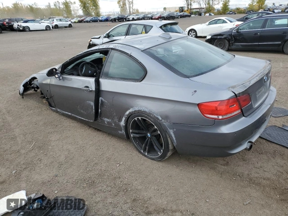 2009 BMW 3 Series 335i z VIN WBAWB73559P046378, wystawiony jako Copart lot #75352044 z przebiegiem Nie podano mil oraz Nie do naprawy • Non repairable. Historia ofert i sprzedaży dostępna na DreamBid. Obrazek 2.