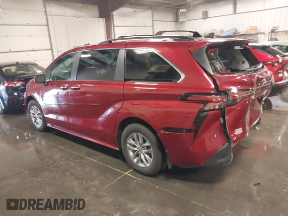 2022 Toyota Sienna XLE with VIN 5TDJRKEC2NS123067, listed as a IAAI auction lot 39982057 with 70,236 mi miles and . Bid and sale history available at DreamBid. Image 3.