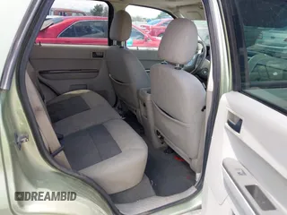 2008 Ford Escape Hybrid z VIN 1FMCU59HX8KB98122, wystawiony jako IAAI lot #42650207 z przebiegiem 138 757 mil mil oraz . Historia ofert i sprzedaży dostępna na DreamBid. Obrazek 8.