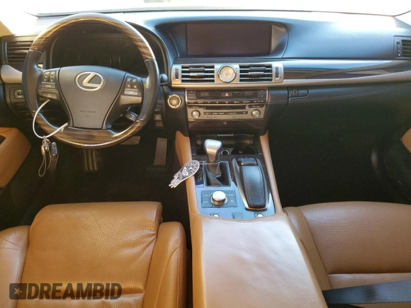 2015 Lexus LS 460 z VIN JTHCL5EF5F5024173, wystawiony jako Copart lot #83751124 z przebiegiem 129 730 mil mil oraz Szkoda całkowita • Salvage title. Historia ofert i sprzedaży dostępna na DreamBid. Obrazek 8.