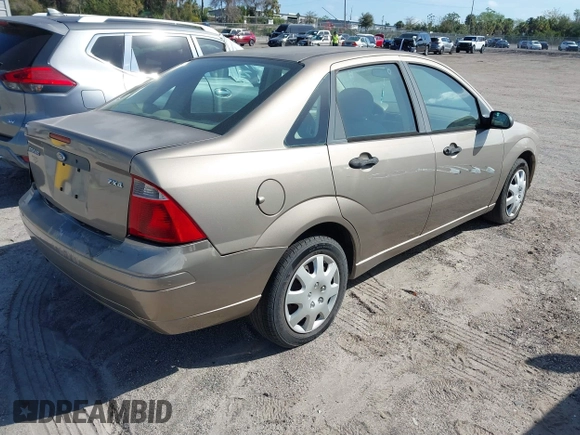 2005 Ford Focus S with VIN 1FAFP34N35W149316, listed as a IAAI auction lot 41699144 with 133,372 mi miles. Bid and sale history available at carsss.com. Image 4.