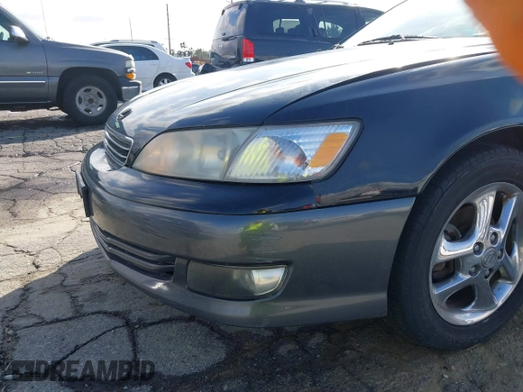 2001 Lexus ES with VIN JT8BF28GX10317370, listed as a IAAI auction lot 41512950 with 221,206 mi miles. Bid and sale history available at carsss.com. Image 6.