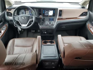 2017 Toyota Sienna XLE z VIN 5TDDZ3DC3HS167023, wystawiony jako Copart lot #53634675 z przebiegiem 12 003 mil mil oraz Szkoda całkowita • Salvage title. Historia ofert i sprzedaży dostępna na DreamBid. Obrazek 8.