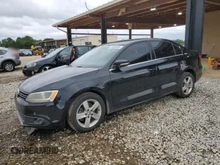 2011 Volkswagen Jetta TDI with VIN 3VWLL7AJ4BM122121, listed as a Copart auction lot 60869485 with 221,352 mi miles and Salvage title. Bid and sale history available at DreamBid. Image 1.