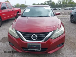 2017 Nissan Altima SV with VIN 1N4AL3AP1HC135612, listed as a IAAI auction lot 41848270 with 91,294 mi miles and . Bid and sale history available at carsss.com. Image 12.