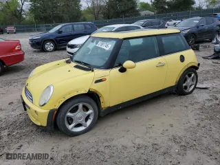 2005 MINI Cooper Hardtop with VIN WMWRC33435TJ66935, listed as a Copart auction lot 51991745 with 163,006 mi miles and Salvage Title. Bid and sale history available at carsss.com. Image 1.