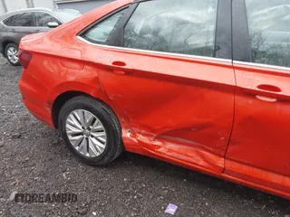 2020 Volkswagen Jetta S z VIN 3VWCB7BU1LM047424, wystawiony jako IAAI lot #41989854 z przebiegiem 36 020 mil mil oraz . Historia ofert i sprzedaży dostępna na DreamBid. Obrazek 6.