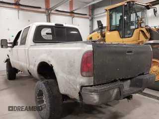 2001 Ford Super Duty F-250 XL with VIN 1FTNW21FX1EA67812, listed as a IAAI auction lot 41380803 with 219,306 mi miles. Bid and sale history available at carsss.com. Image 3.