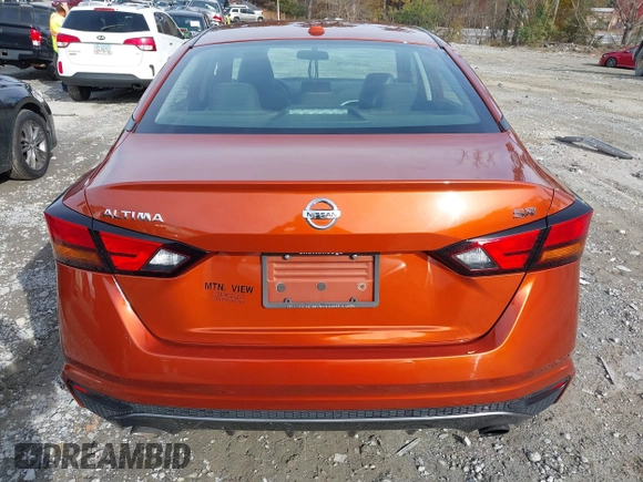 2019 Nissan Altima 2.5 SR with VIN 1N4BL4CV6KC102571, listed as a IAAI auction lot 40963352 with 203,747 mi miles. Bid and sale history available at carsss.com. Image 16.