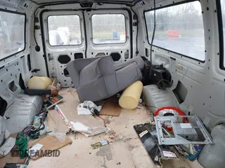 2008 Ford Econoline Passenger XL with VIN 1FBNE31LX8DA84628, listed as a IAAI auction lot 41670934 with 186,181 mi miles. Bid and sale history available at carsss.com. Image 8.