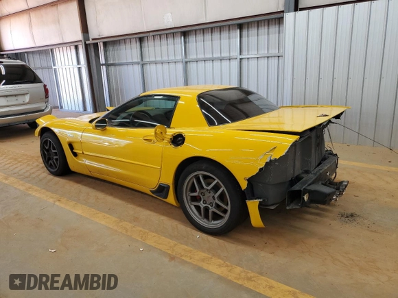 2002 Chevrolet Corvette Z06 z VIN 1G1YY12S925117946, wystawiony jako Copart lot #53126125 z przebiegiem 116 313 mil mil oraz Szkody całkowita. Historia ofert i sprzedaży dostępna na DreamBid. Obrazek 2.
