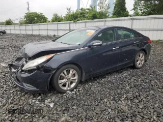 2011 Hyundai Sonata Limited z VIN 5NPEC4AC1BH127200, wystawiony jako Copart lot #57902985 z przebiegiem 135 793 mil mil oraz Szkoda całkowita • Salvage title. Historia ofert i sprzedaży dostępna na DreamBid. Obrazek 1.