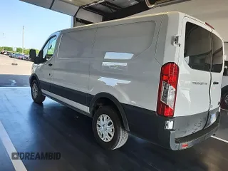 2023 Ford Transit Cargo с VIN 1FTBR1Y81PKA72158, выставлен на аукционе IAAI как лот 42526405 с пробегом 52 669 миль миль и . История ставок и продаж доступна на DreamBid. Изображение 17.